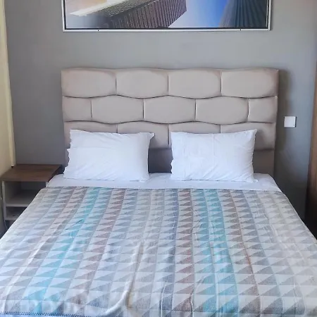 Family Neptun - ホテル 2*