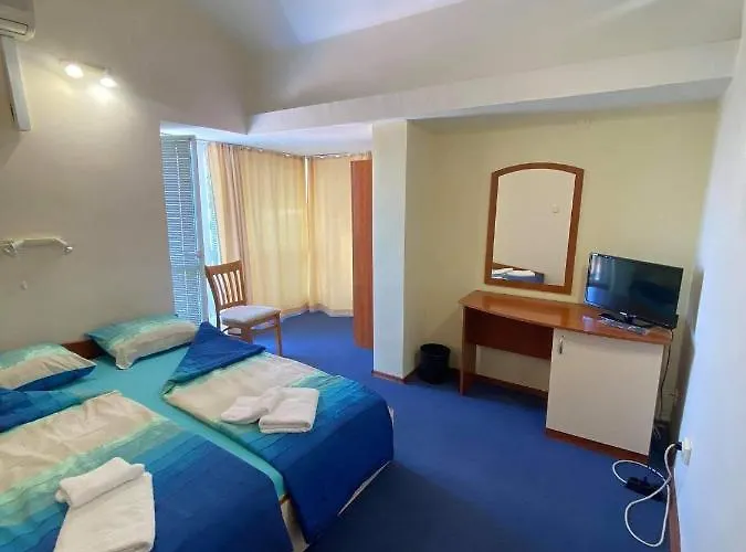 Family Neptun - מלון 2*