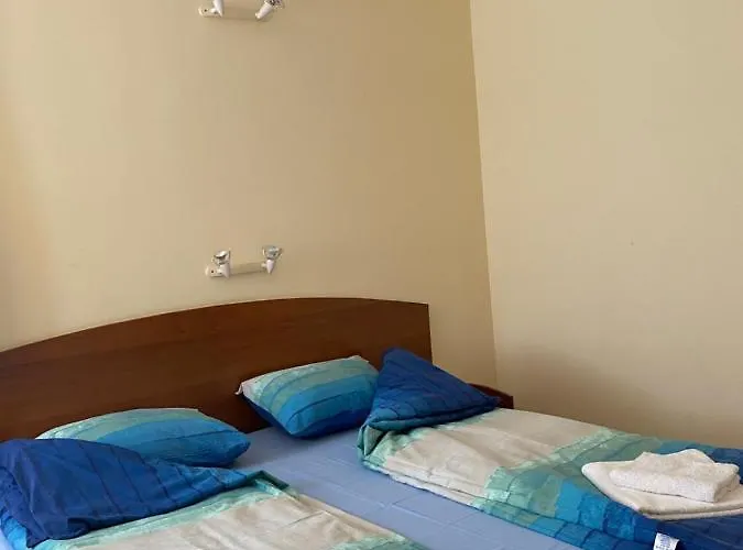 Family Neptun - מלון לוזנטס